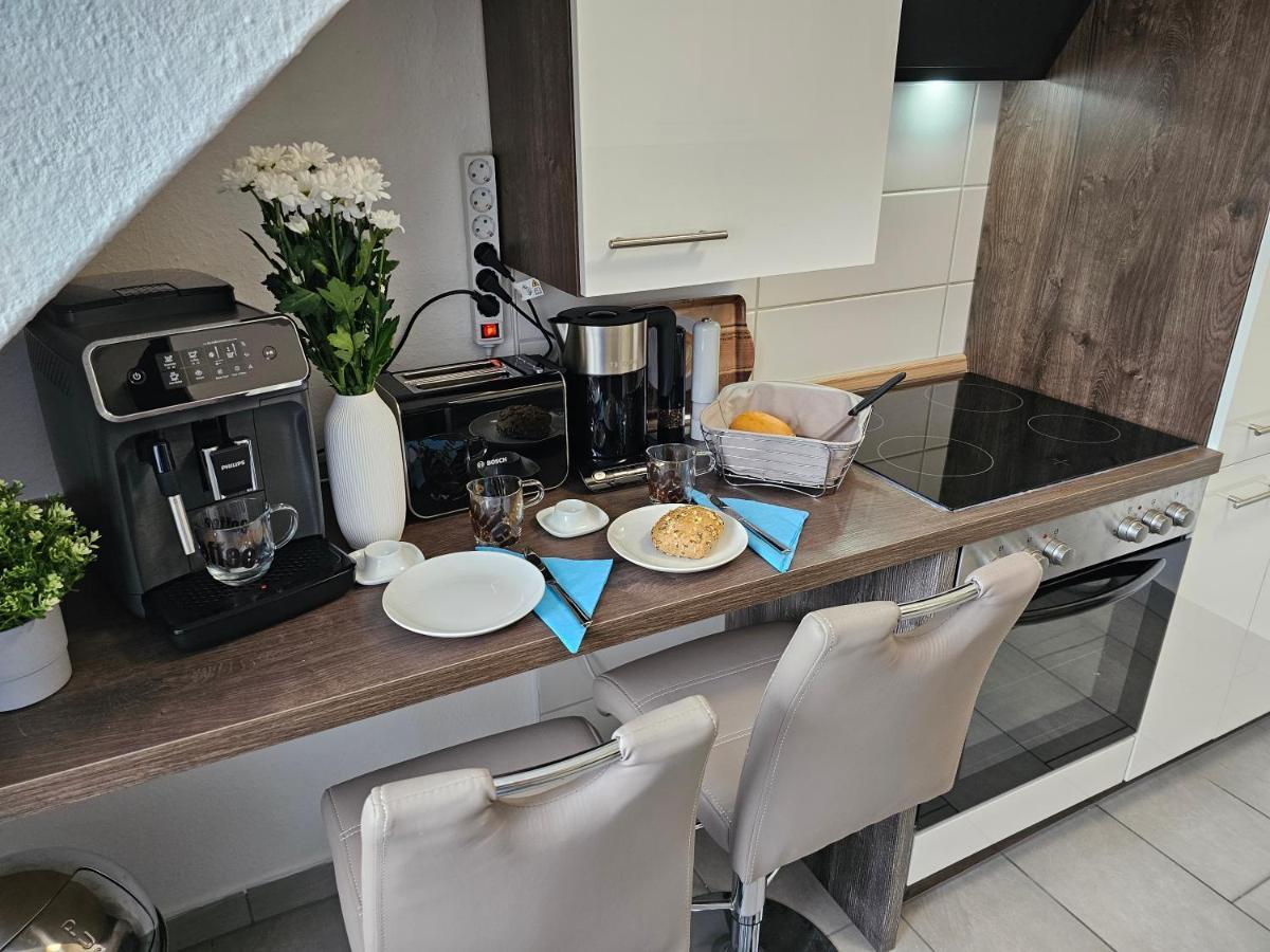 Exklusives Dachgeschoss-Apartment: Zentral in Kassel mit Highspeed-Internet Exterior photo